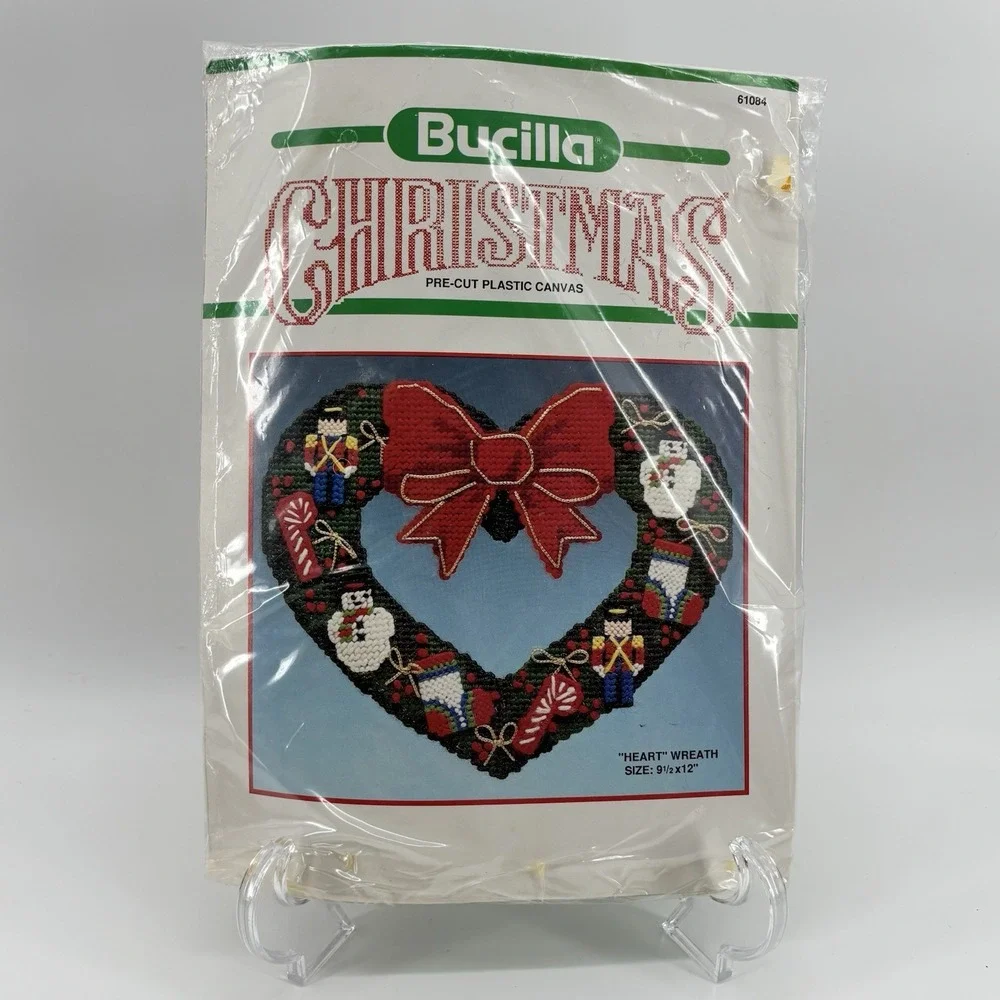 Bucilla 61084 Needlepoint Christmas Bow Heart Shaped Plastic Canvas‎ Wreath Kit